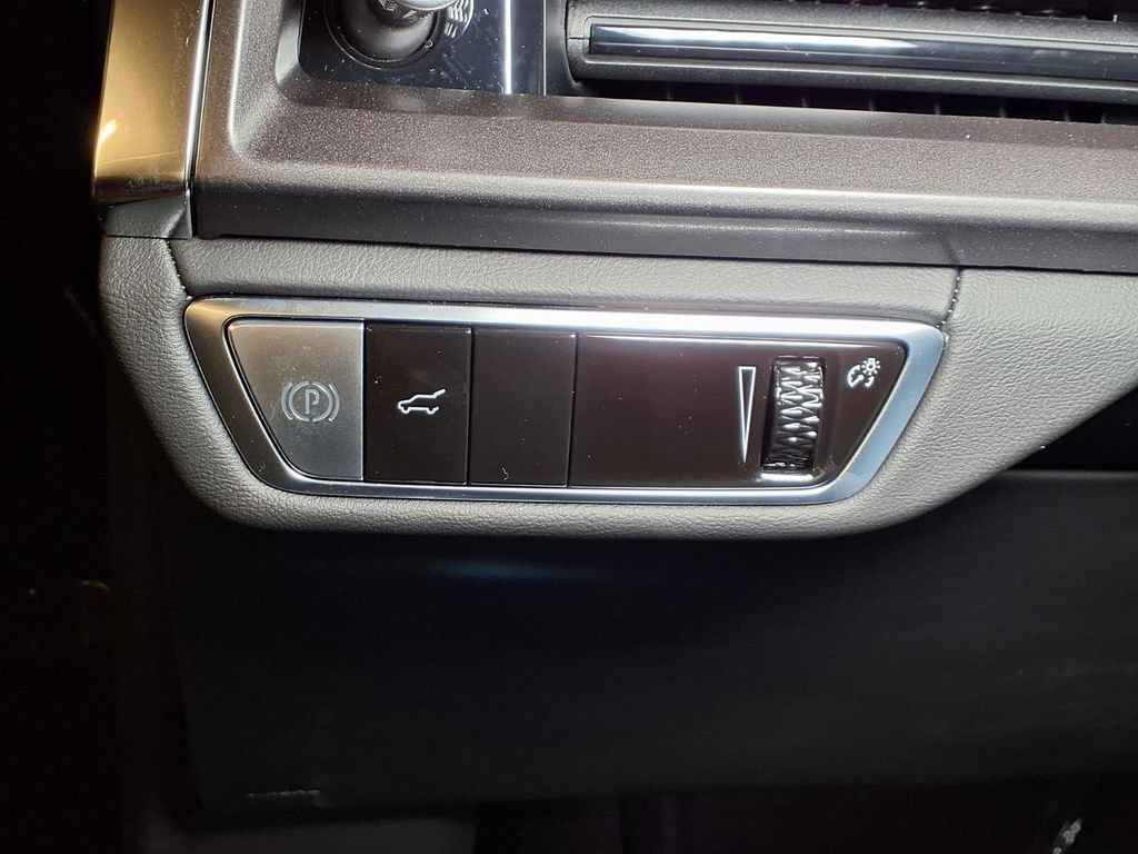 New 2027 Cadillac Vistiq Sport AWD/4WD image 18