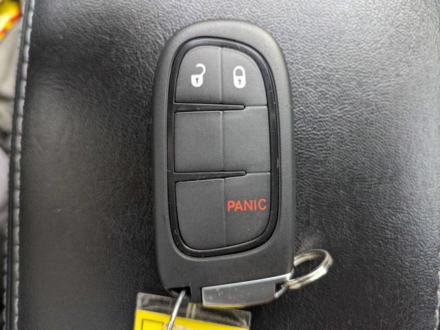 Used 2020 Jeep Cherokee Latitude Plus FWD image 30