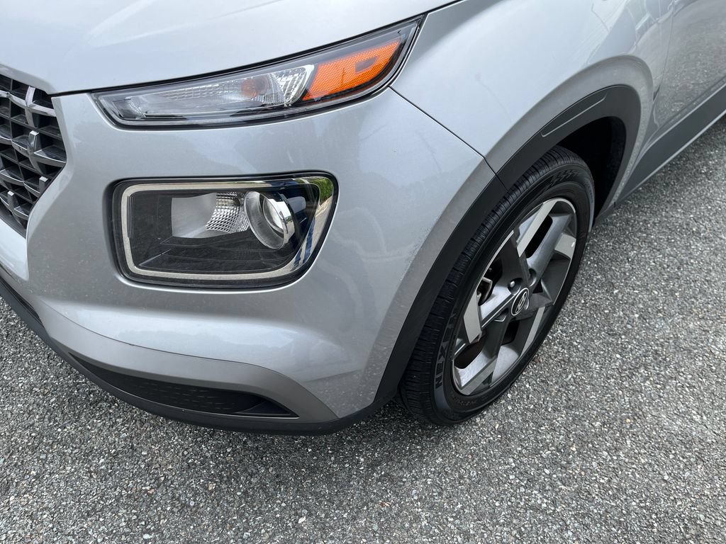 Used 2025 Hyundai Venue SEL FWD image 41