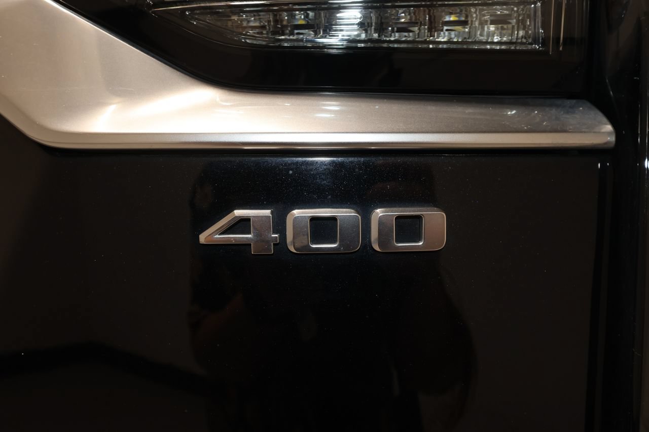 Used 2024 Cadillac XT6 Sport w/ Platinum Package AWD/4WD image 38
