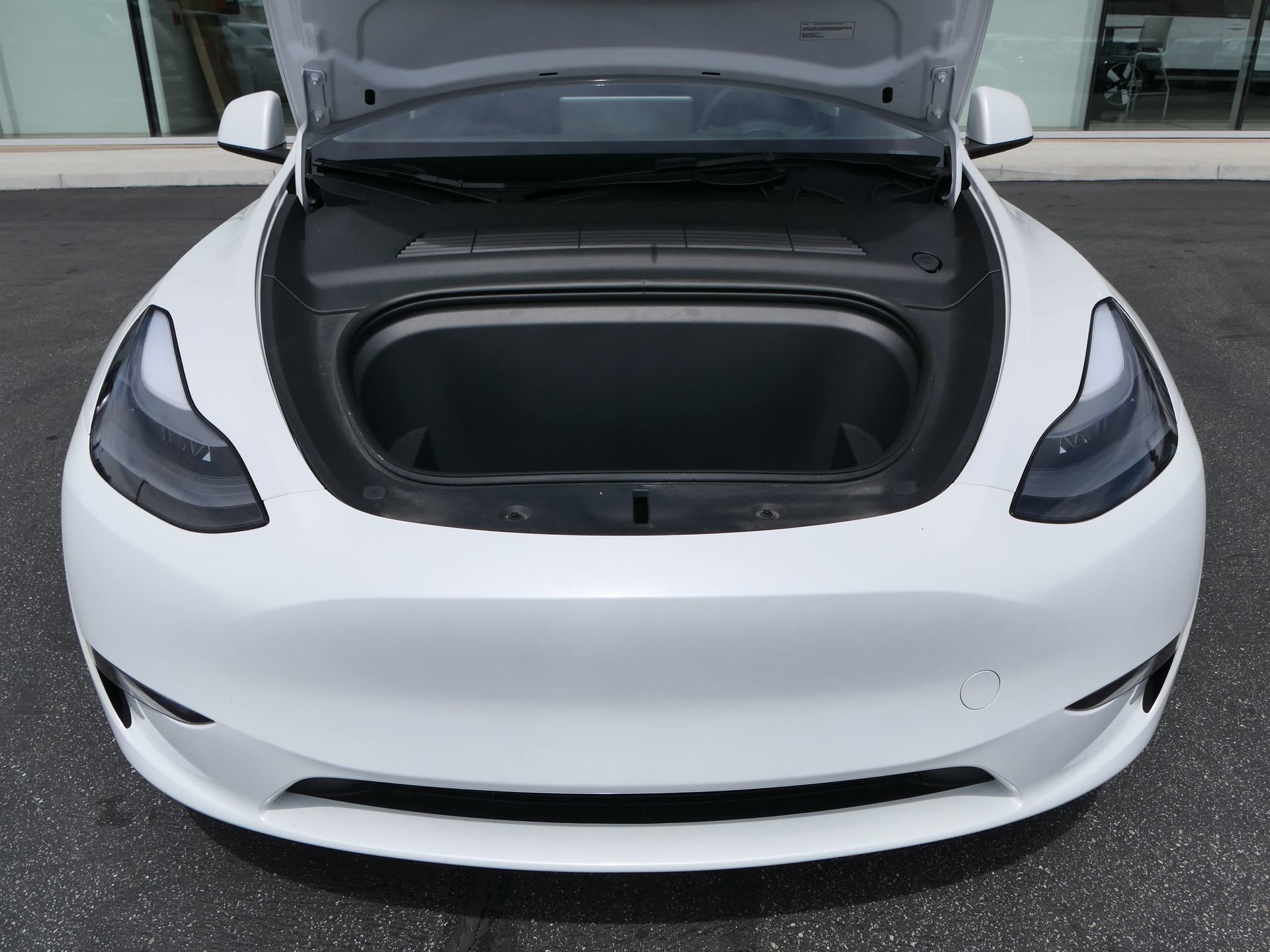 Used 2024 Tesla Model Y Performance image 29