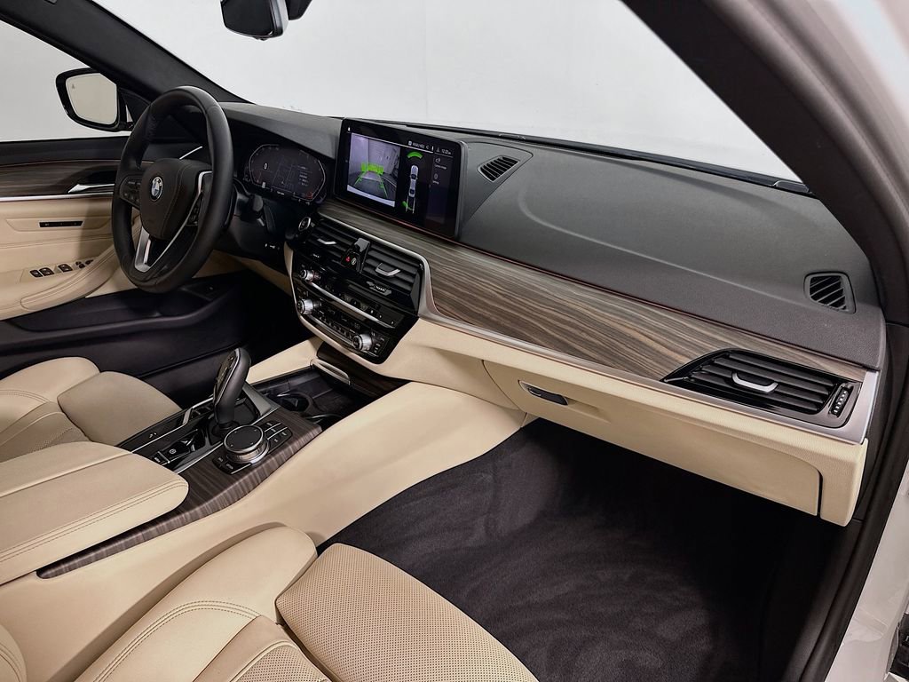 Certified 2023 BMW 530i w/ Convenience Package image 30