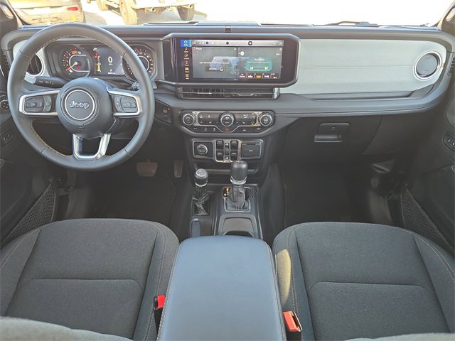 Used 2025 Jeep Wrangler Sahara image 9