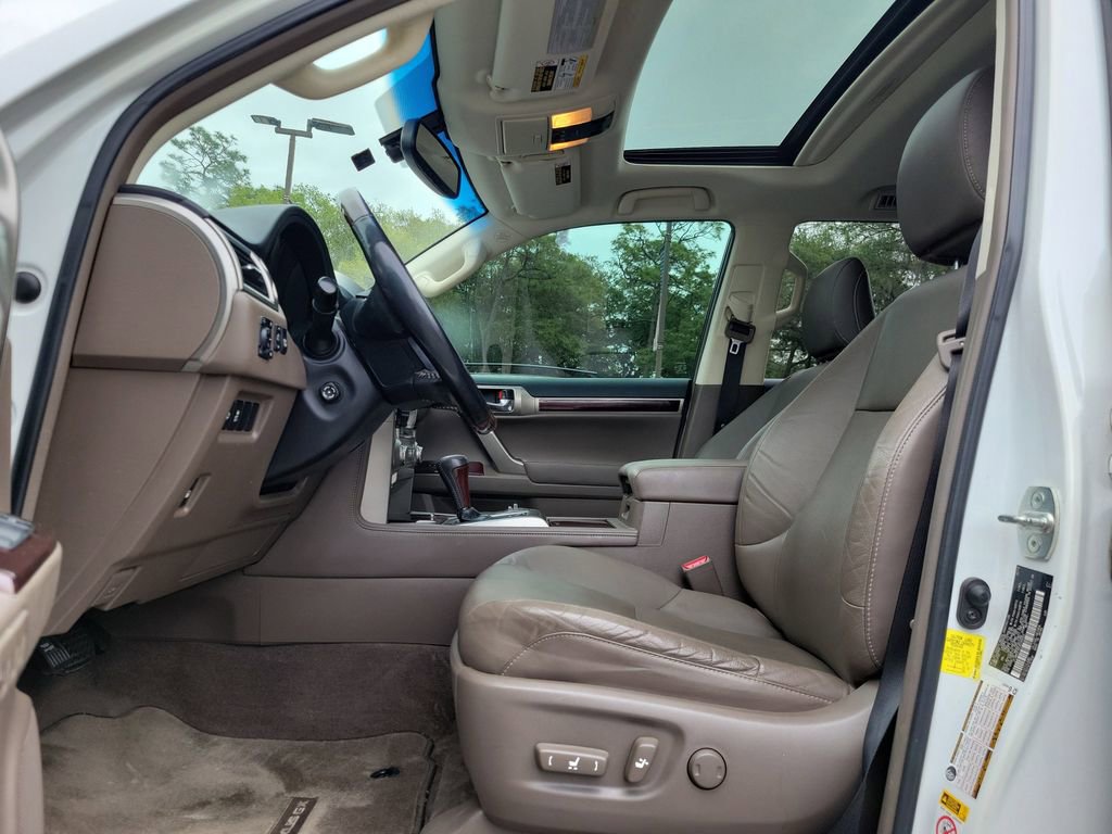 Used 2018 Lexus GX 460 Premium w/ Premium Package AWD/4WD image 21