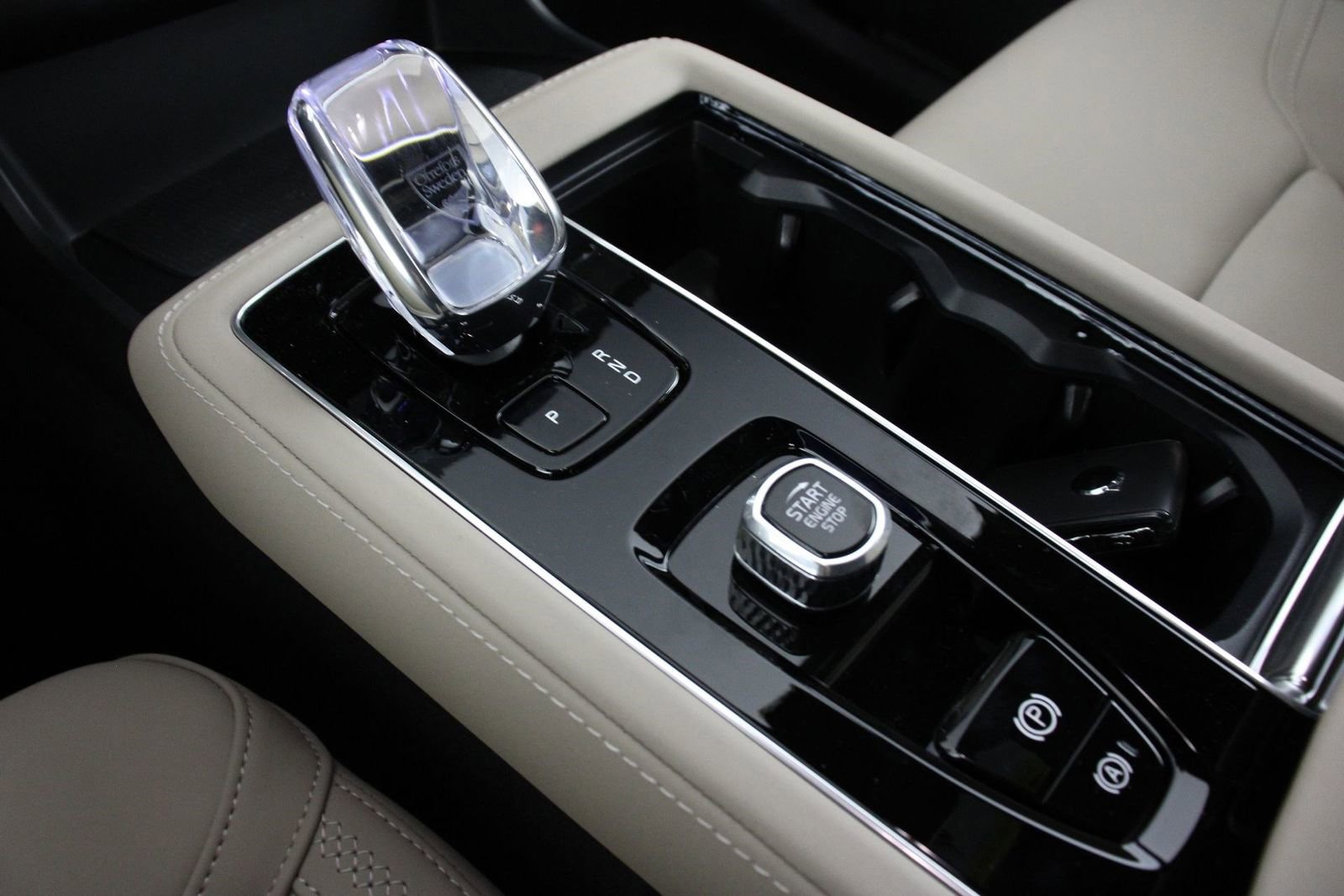 New 2026 Volvo XC90 T8 Plus image 7