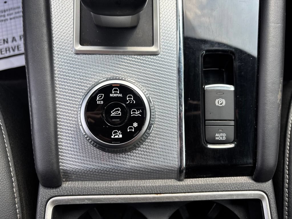 Used 2024 Mitsubishi Outlander SEL AWD/4WD image 29