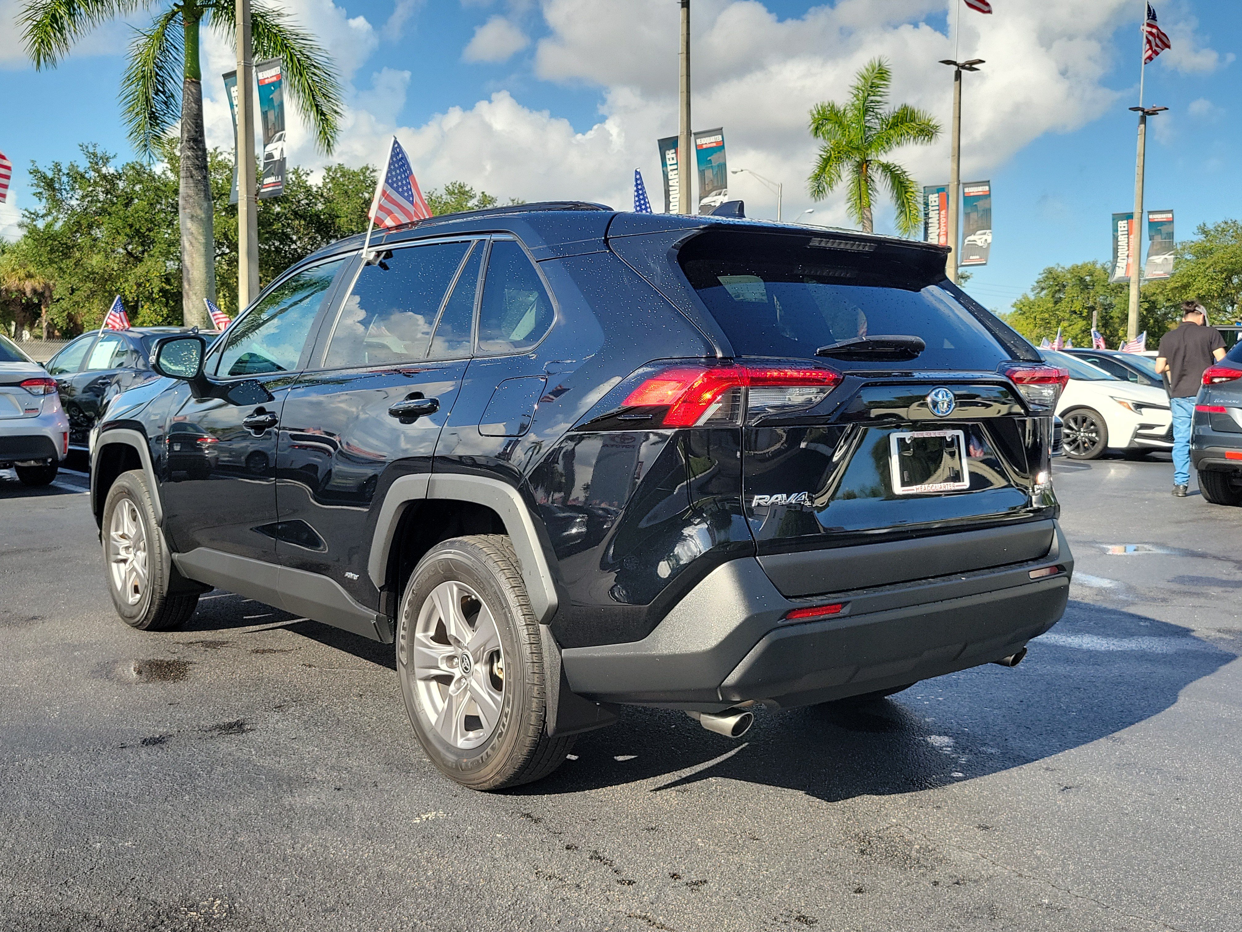 Used 2023 Toyota RAV4 LE AWD/4WD image 9