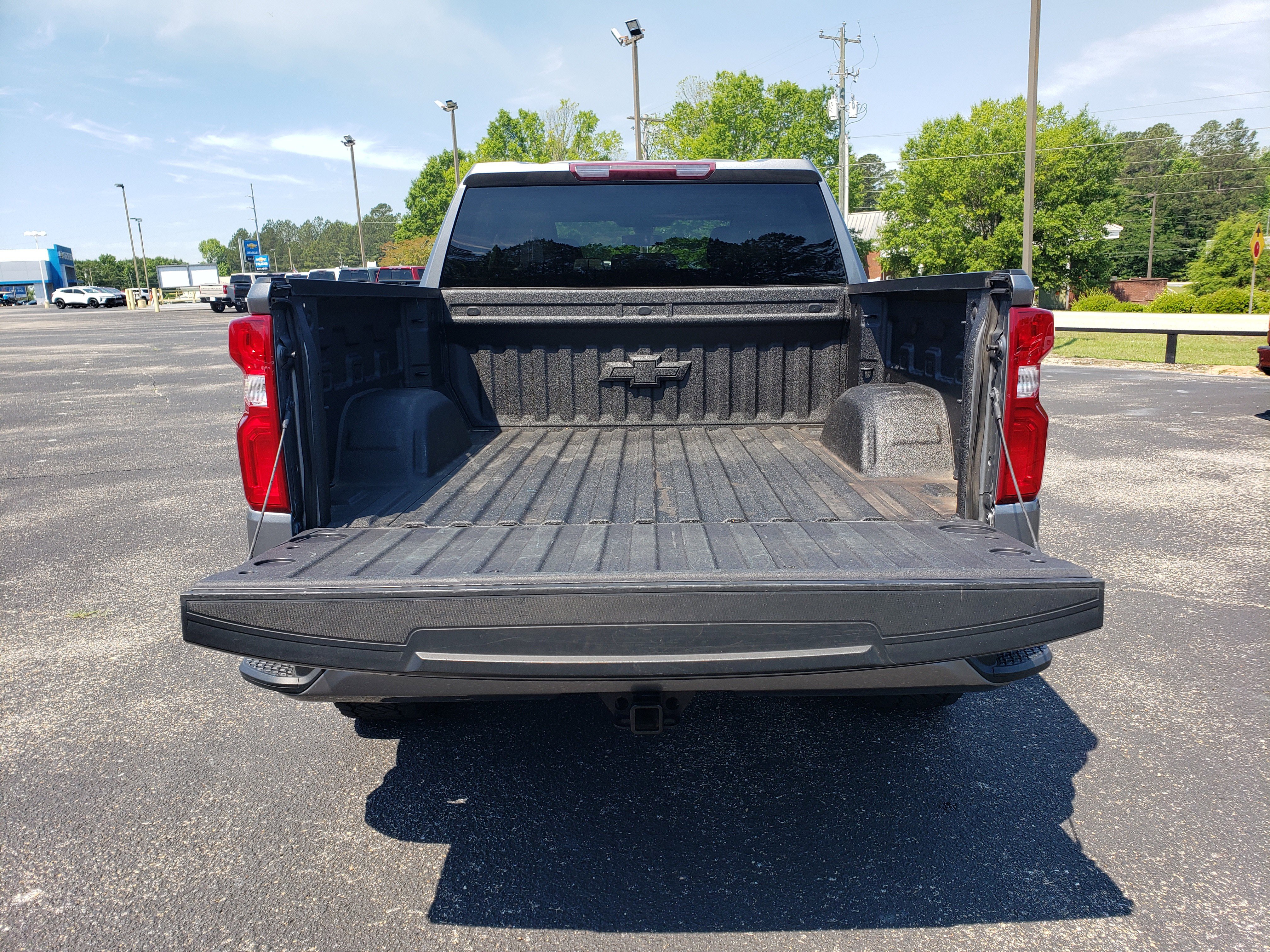 Used 2022 Chevrolet Silverado 1500 Custom w/ Safety Confidence Package AWD/4WD image 9