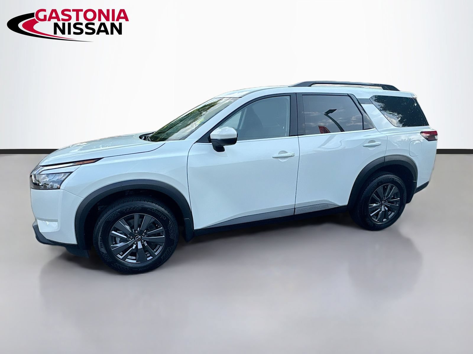 Used 2024 Nissan Pathfinder SV AWD/4WD image 5