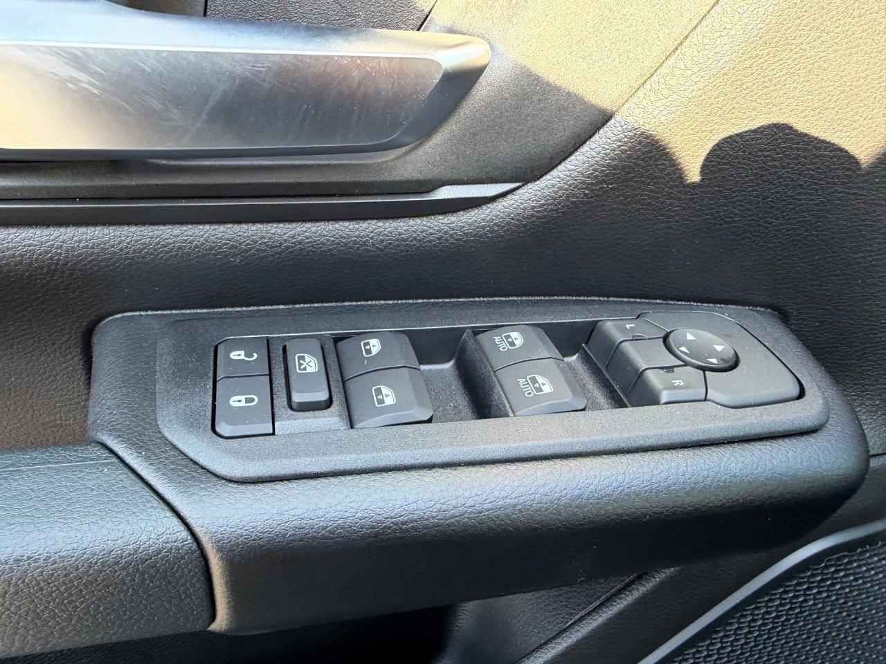 New 2026 RAM 1500 Express AWD/4WD image 18