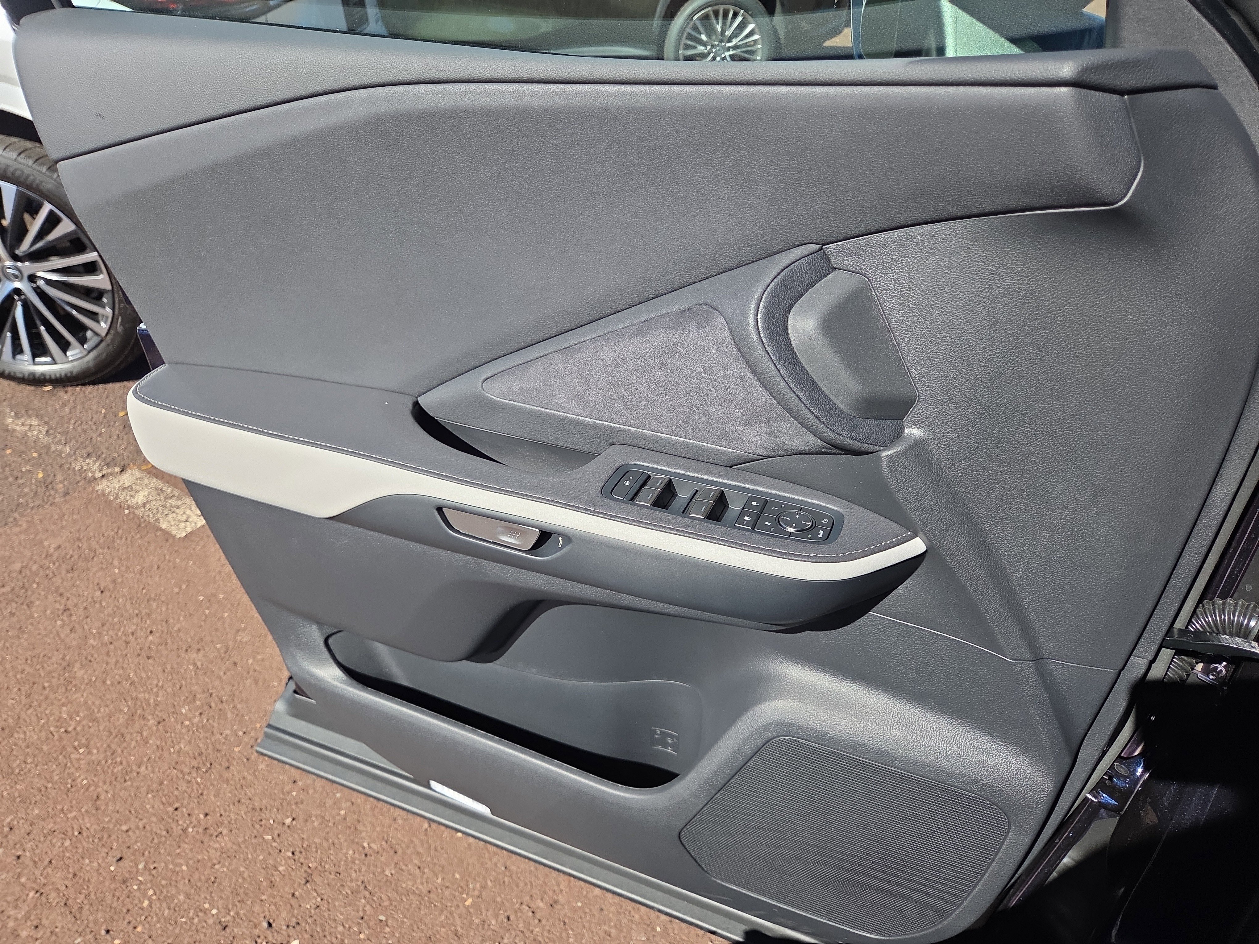 New 2026 Lexus TX 500h AWD image 7