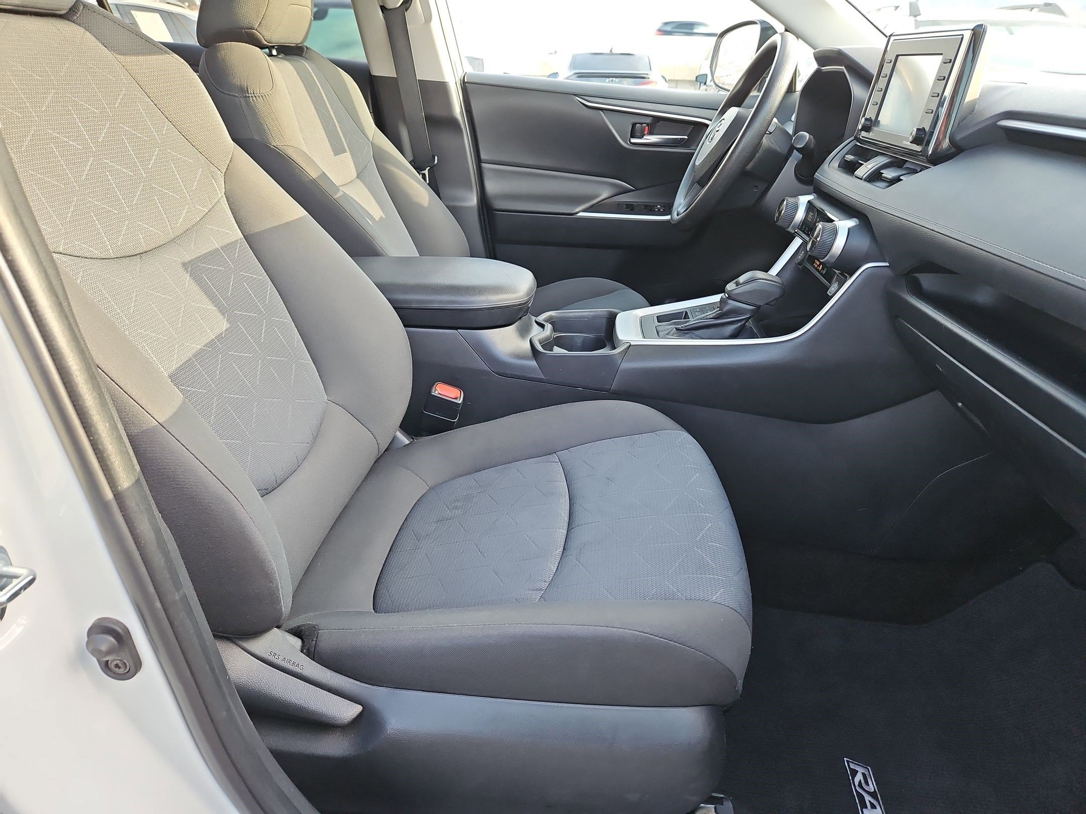 Used 2020 Toyota RAV4 XLE image 32