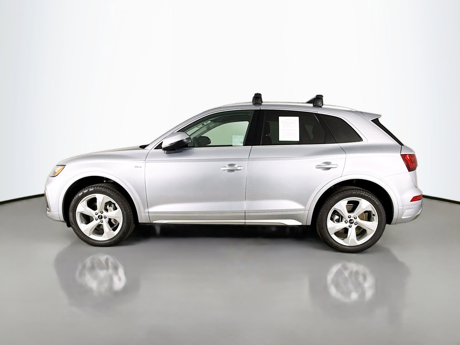 Certified 2025 Audi Q5 2.0T Premium Plus w/ Premium Plus Package AWD/4WD image 4