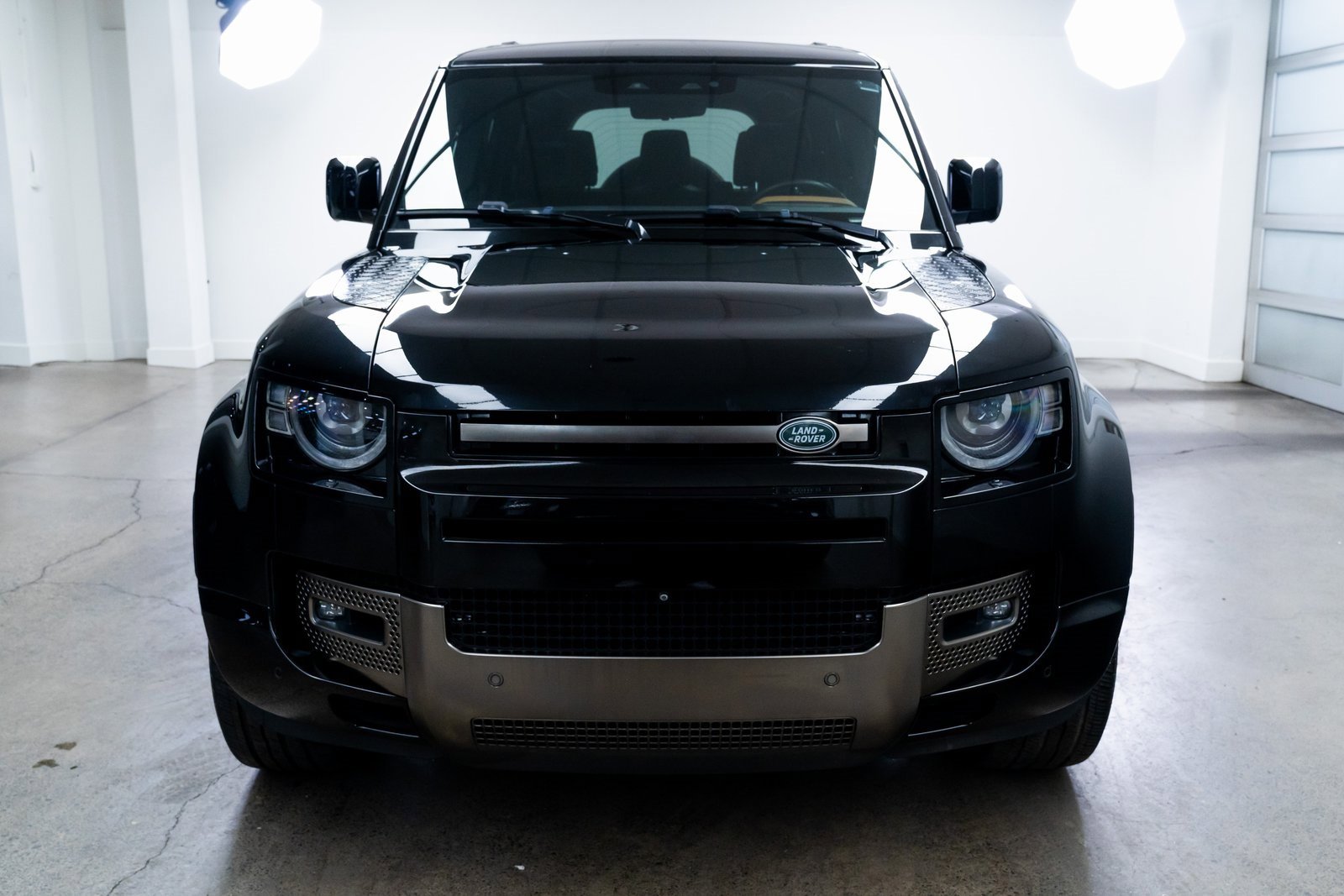 Used 2021 Land Rover Defender 110 X image 2