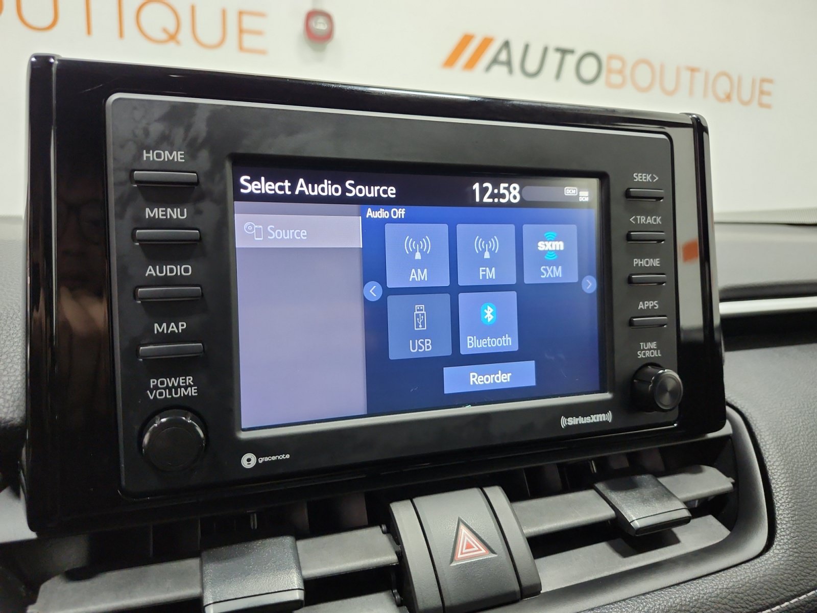 Used 2022 Toyota RAV4 LE AWD/4WD image 17