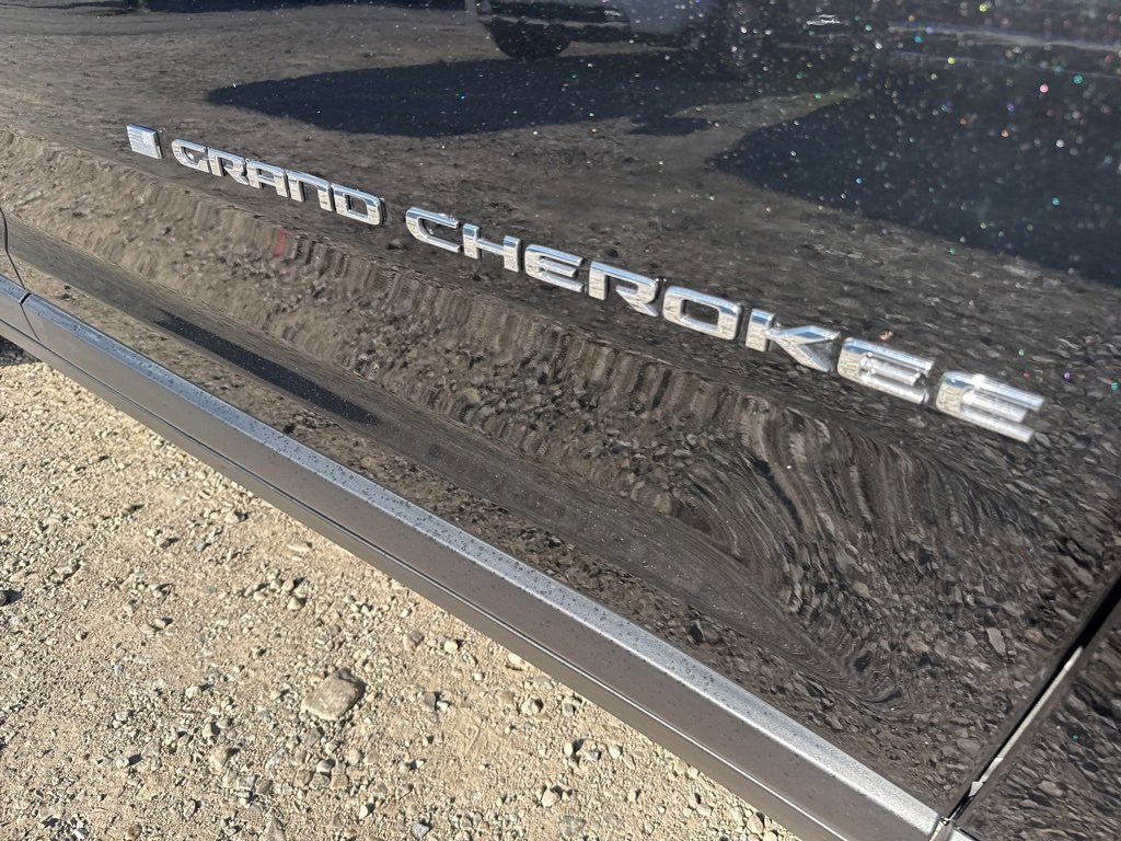 Used 2022 Jeep Grand Cherokee Limited w/ Trailer Tow Prep Group (B) image 34