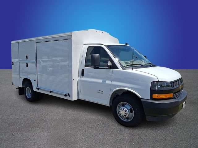 New 2024 Chevrolet Express 4500 w/ Driver Convenience Package RWD image 2