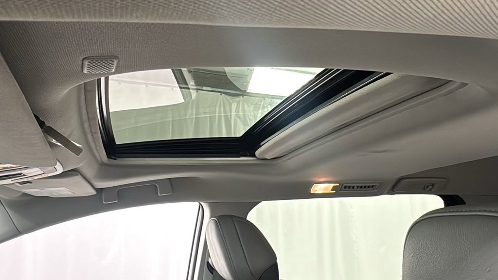 Used 2024 Toyota Sienna XLE image 37