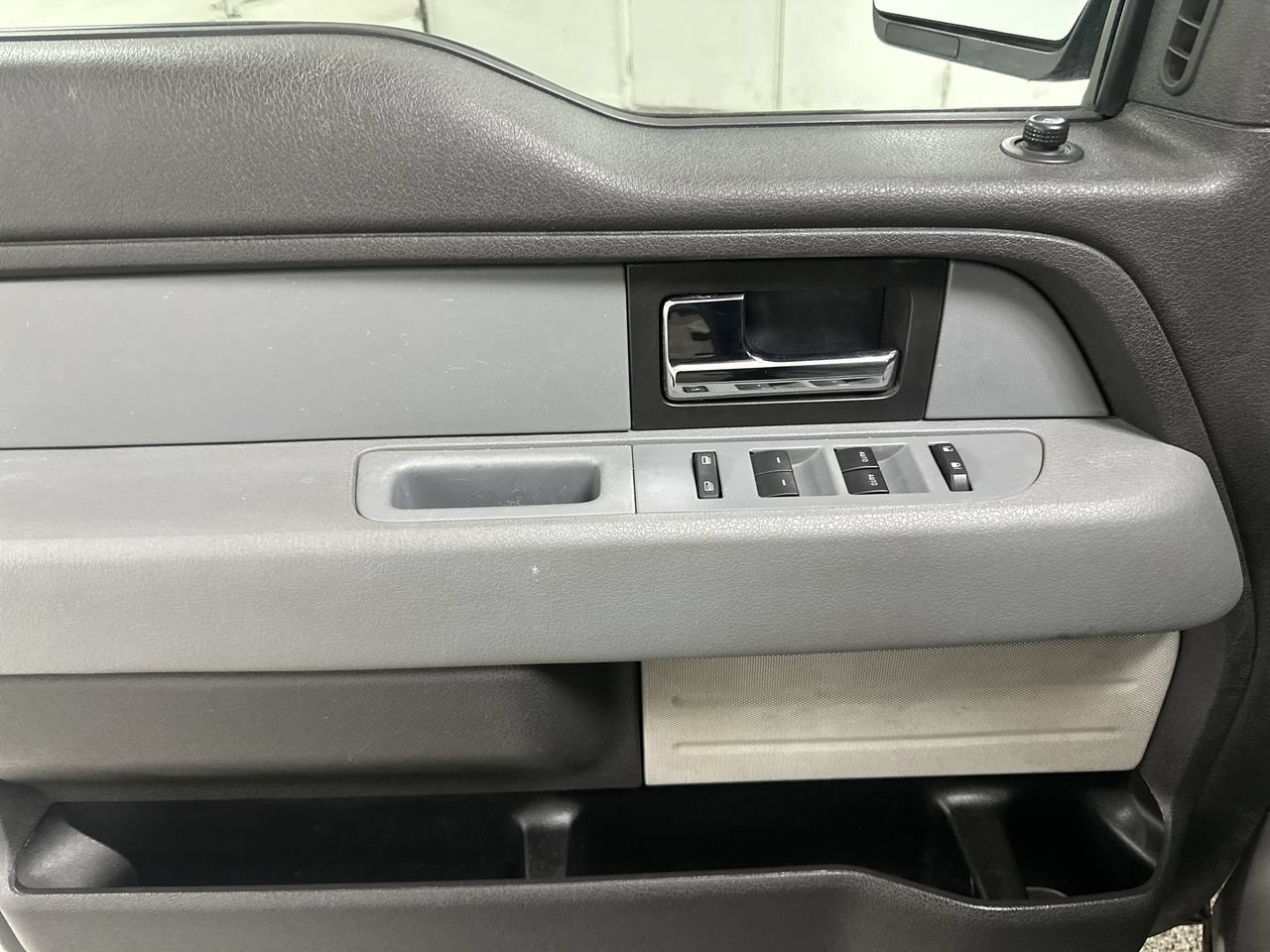 Used 2014 Ford F150 XLT AWD/4WD image 11