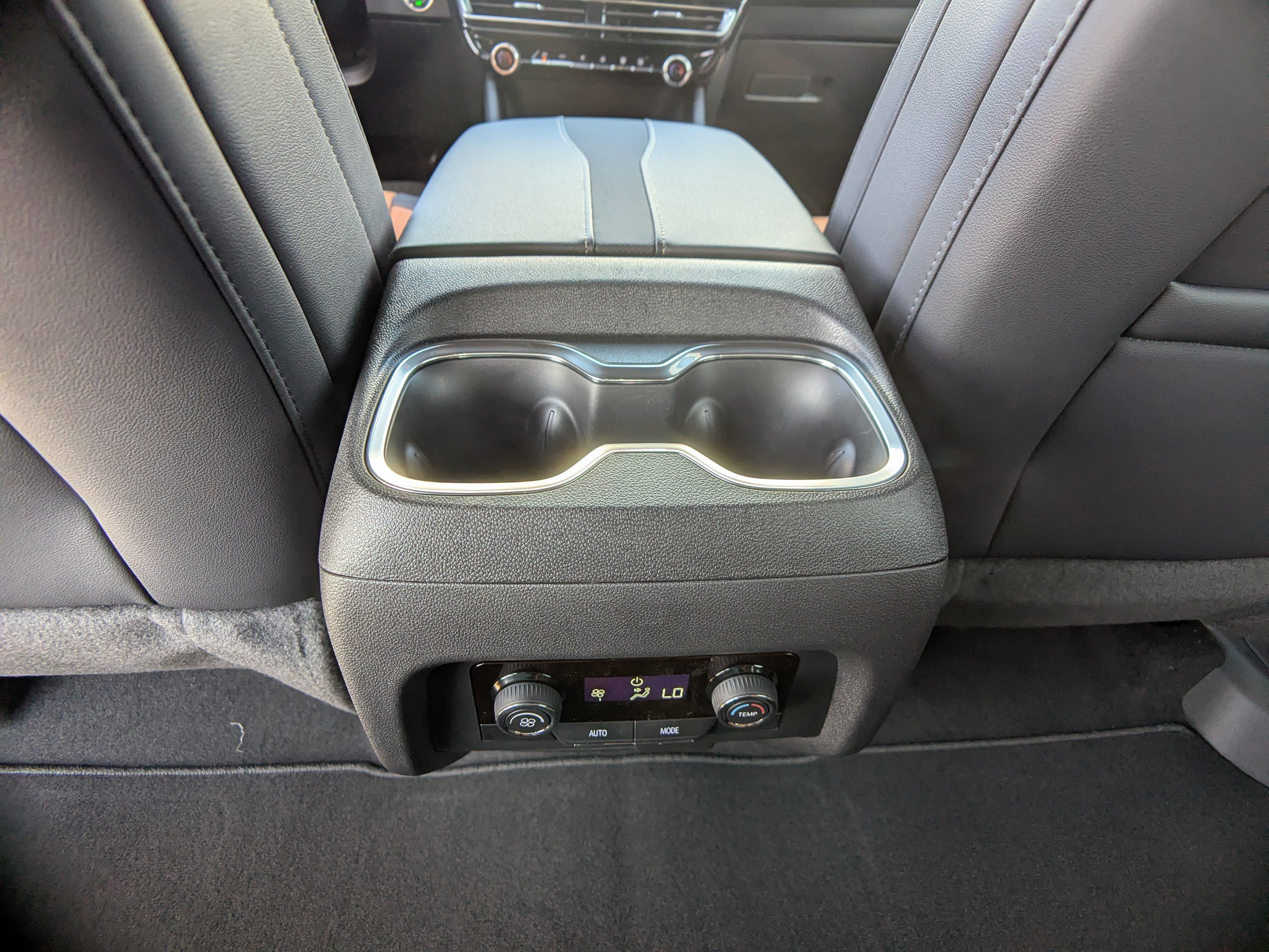 New 2027 Chevrolet Traverse Z71 w/ Enhanced Driving Package AWD/4WD image 14