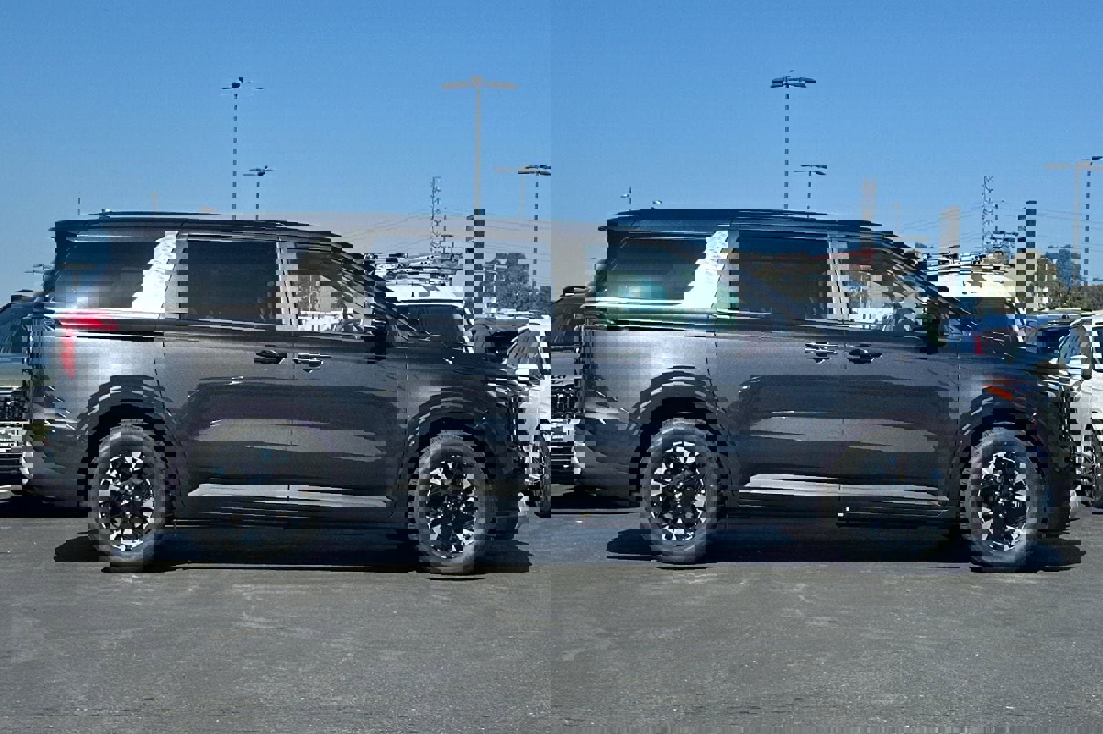 New 2026 Kia Carnival LXS image 3