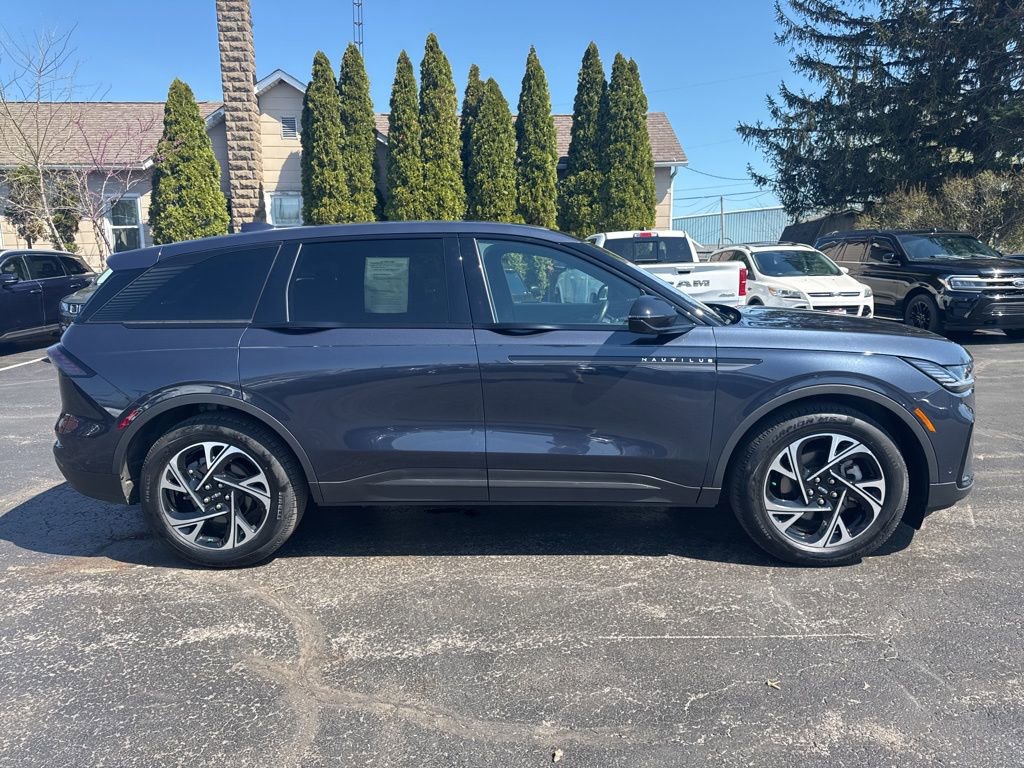 Used 2024 Lincoln Nautilus Premier w/ Jet Appearance Package image 8