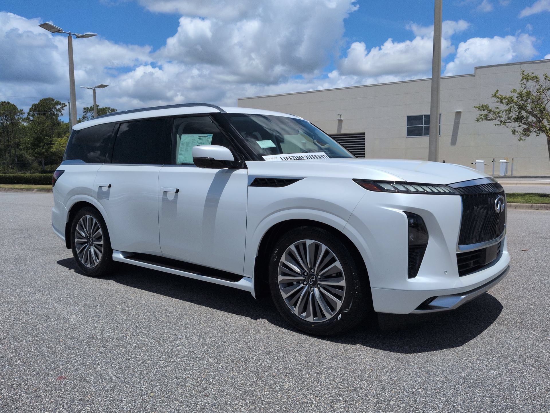 New 2026 INFINITI QX80 Luxe w/ Cargo Package RWD image 3