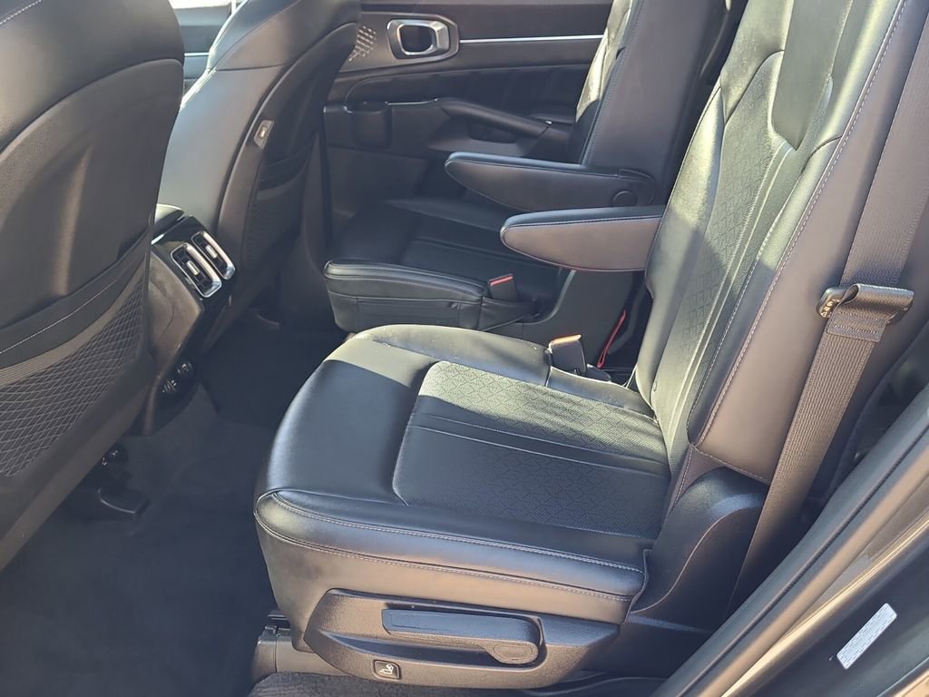 Used 2022 Kia Sorento SX image 13