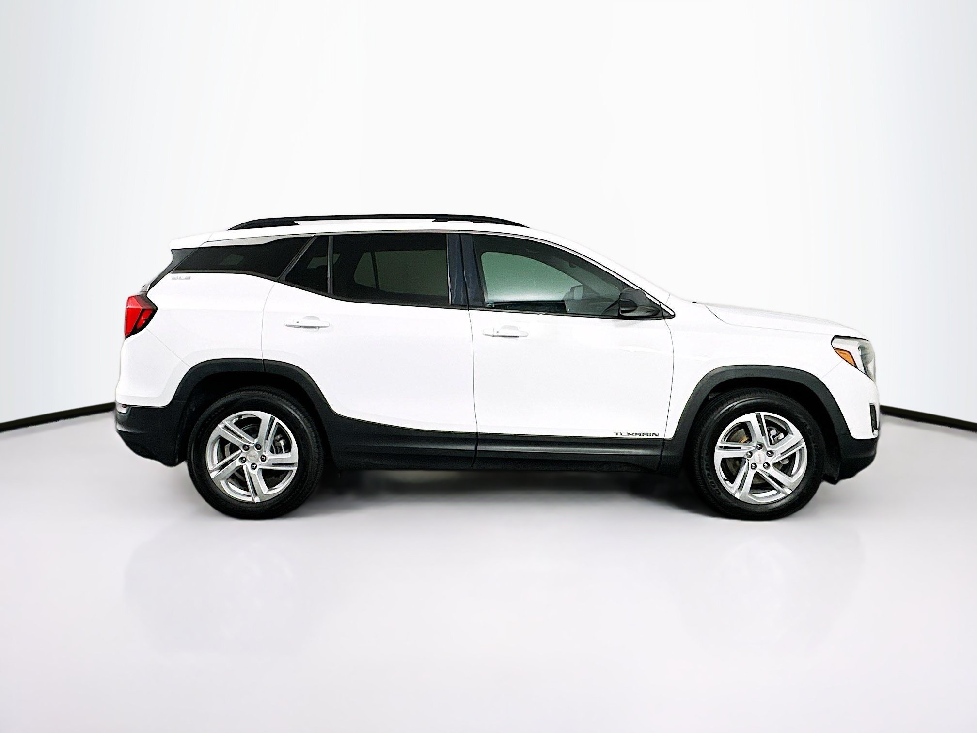 Used 2018 GMC Terrain SLE w/ Driver Convenience Package FWD image 10