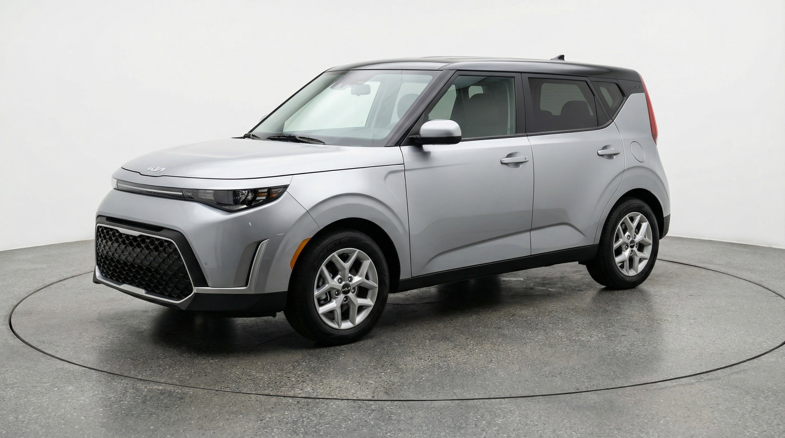 Used 2025 Kia Soul LX w/ LX Technology Package image 3