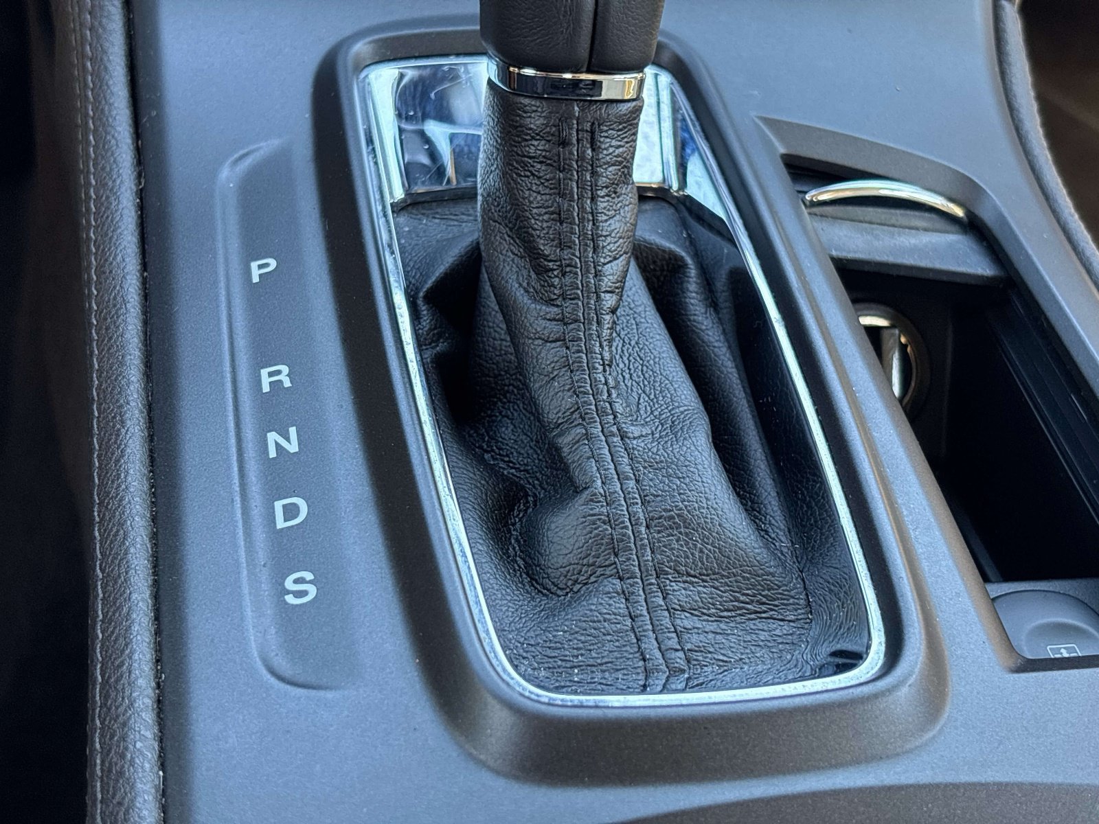 Used 2013 Lincoln MKS AWD image 26