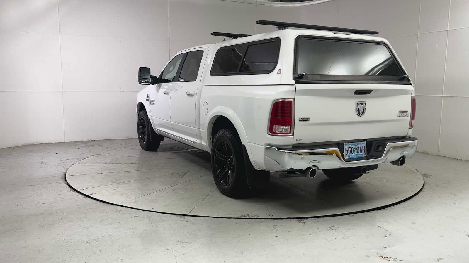 Used 2018 RAM 1500 Laramie w/ Convenience Group AWD/4WD image 3