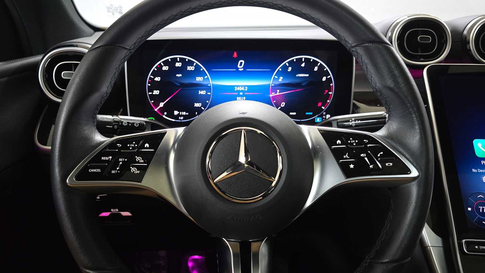 Used 2025 Mercedes-Benz GLC 300 4MATIC image 27