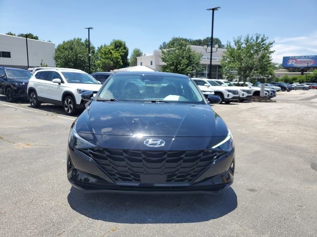 Used 2023 Hyundai Elantra SEL w/ Convenience Package FWD image 2