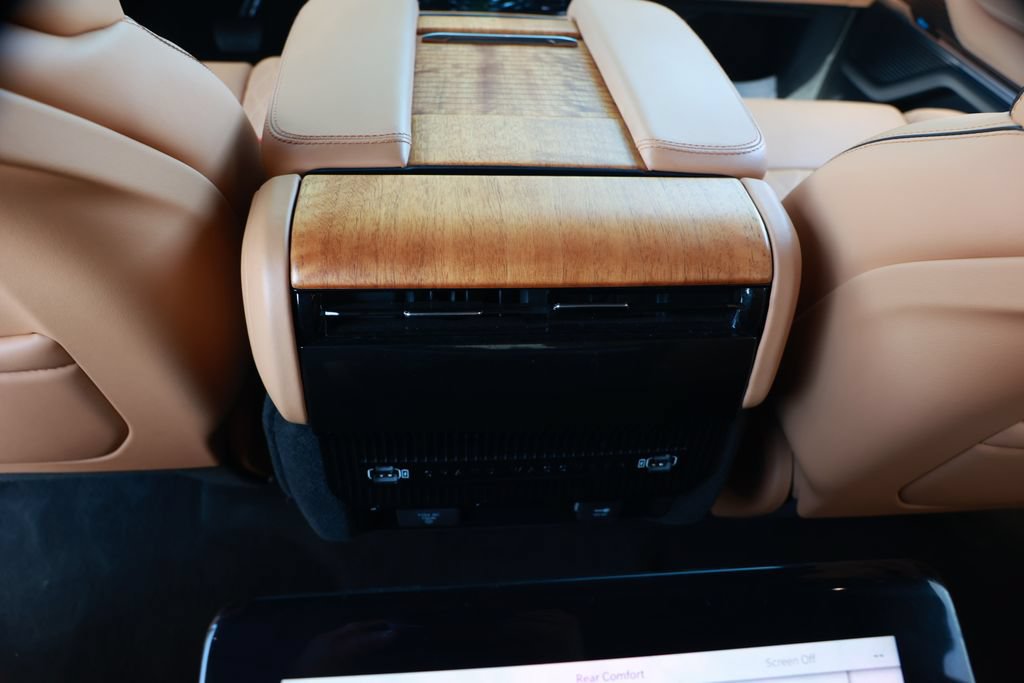 Used 2022 Jeep Grand Wagoneer Series III AWD/4WD image 39