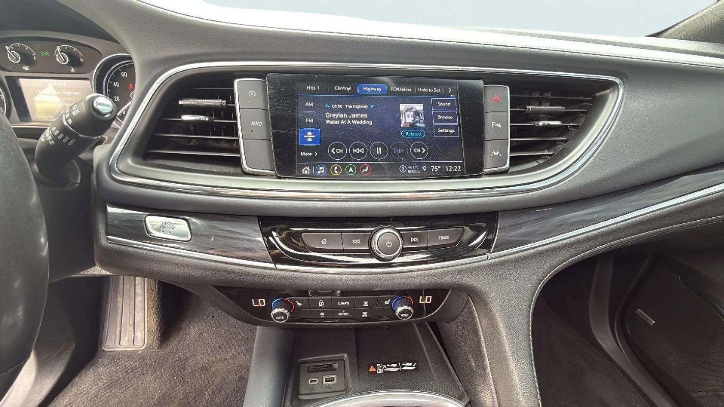 Used 2023 Buick Enclave Essence w/ Experience Buick Package image 11