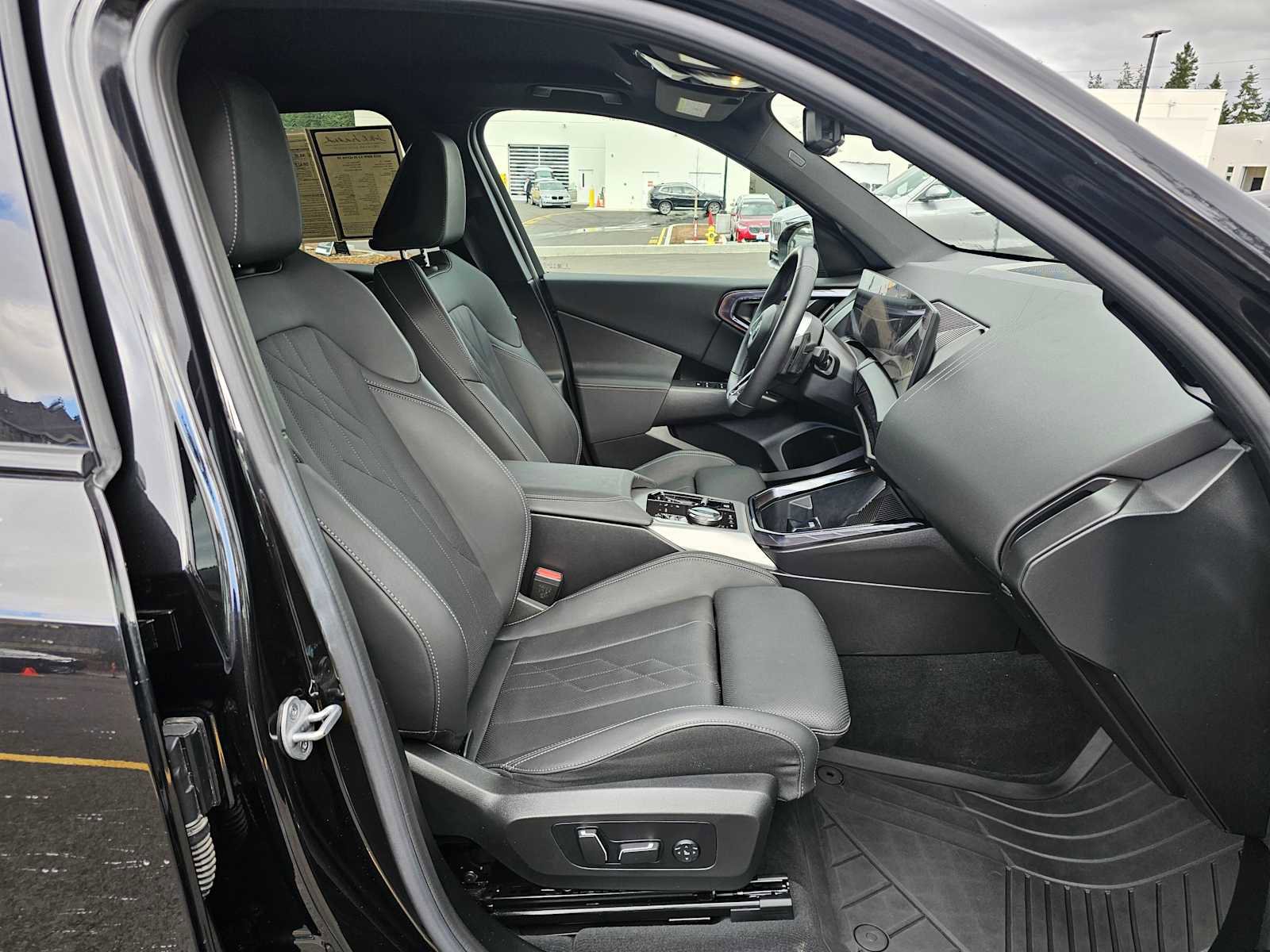 Used 2025 BMW X3 xDrive30i w/ M Sport Package image 11