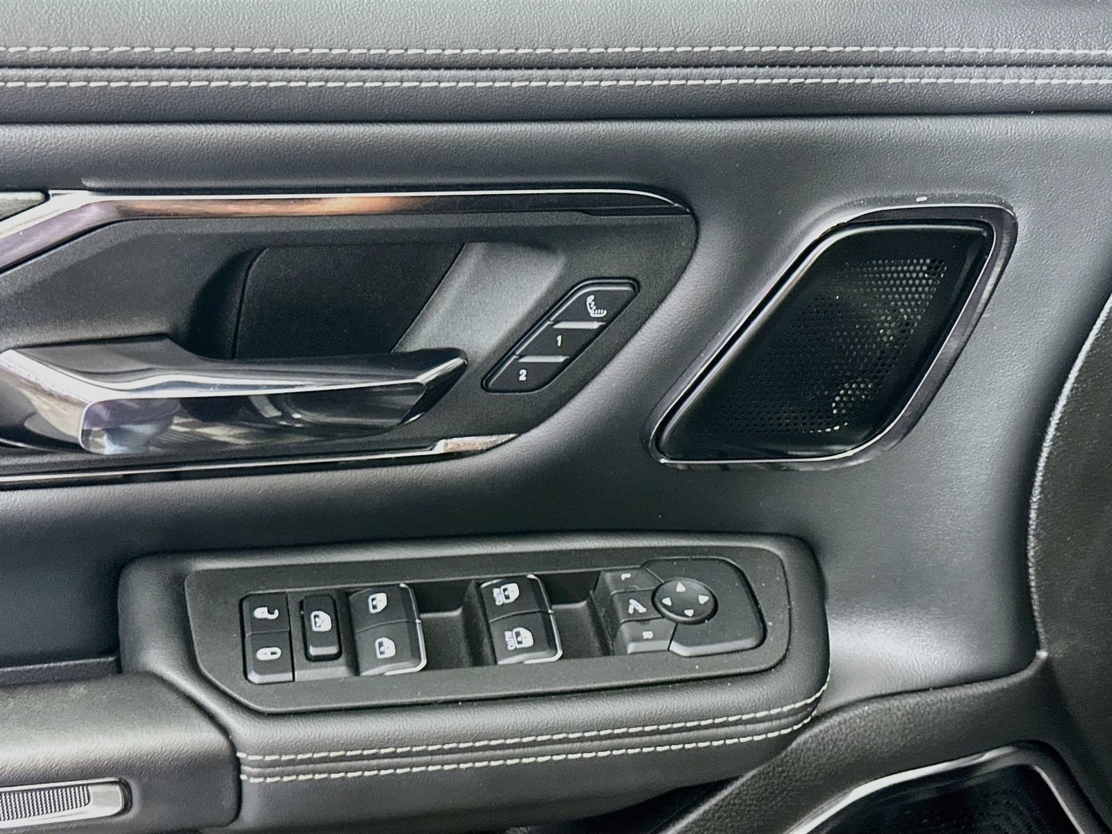 Used 2025 RAM 1500 Limited AWD/4WD image 19