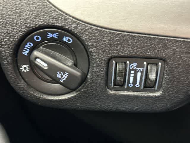 Used 2019 Dodge Grand Caravan GT FWD image 19