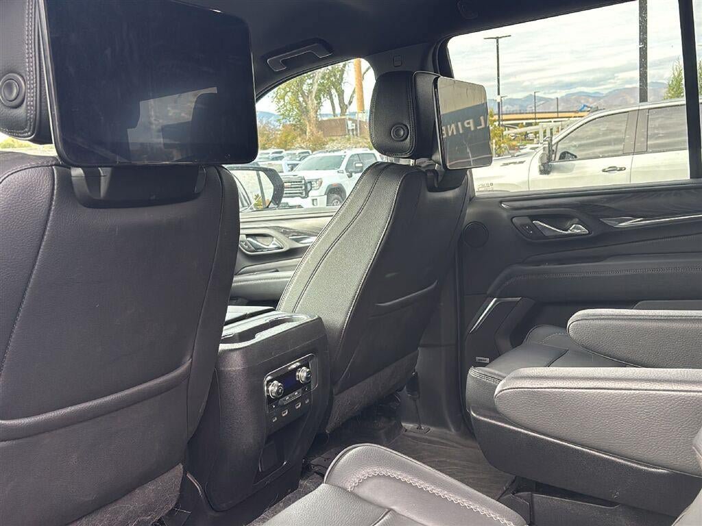 Used 2024 GMC Yukon Denali w/ Advanced Technology Package AWD/4WD image 2