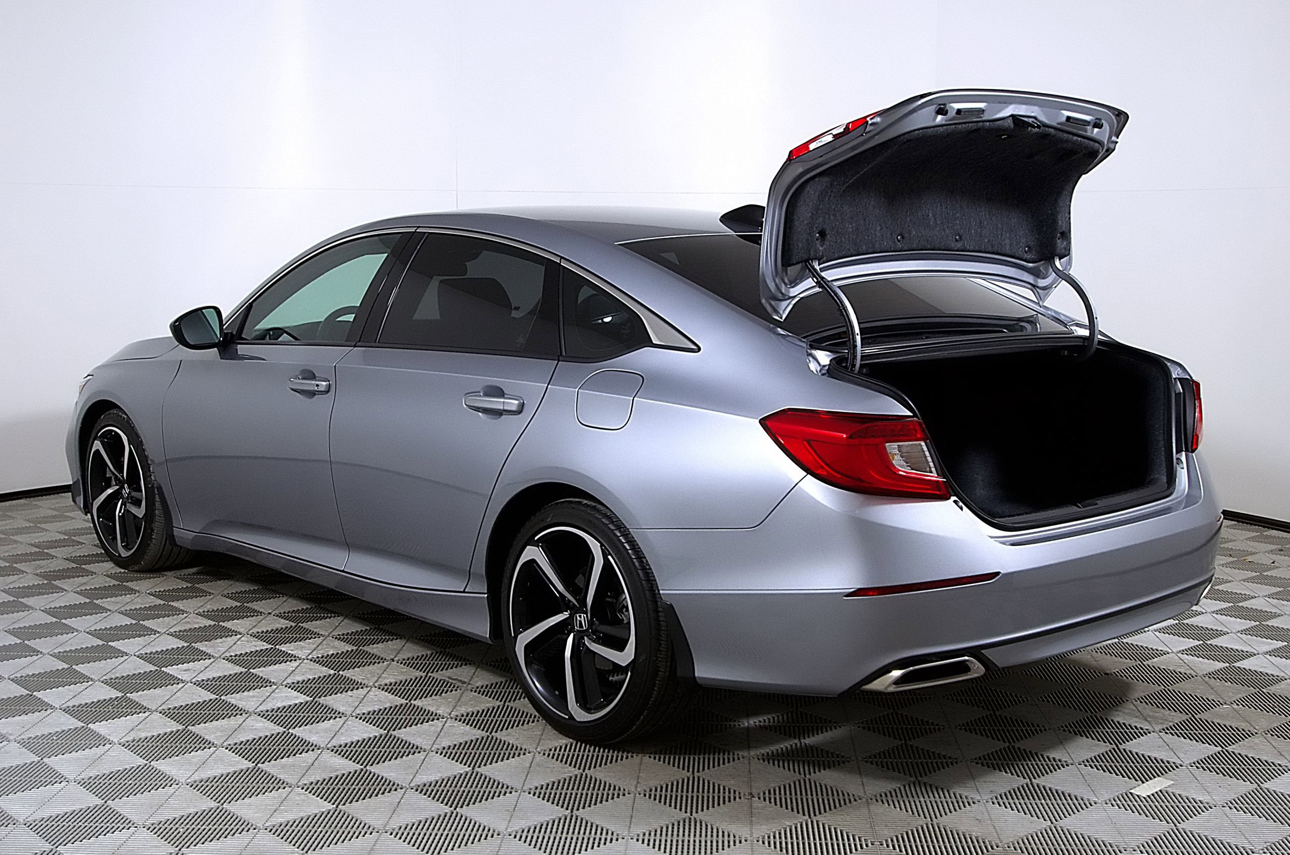 Used 2021 Honda Accord Sport image 10