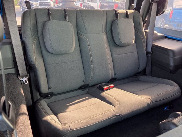 Certified 2025 Jeep Wrangler Sport AWD/4WD image 17