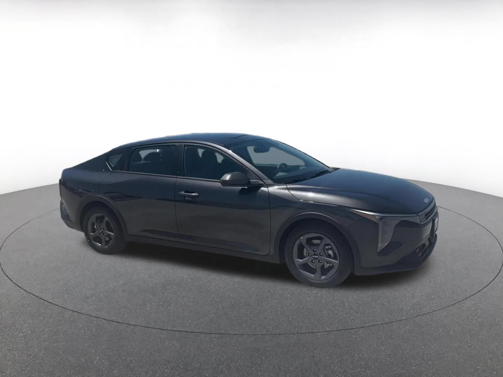 Used 2026 Kia K4 FWD image 2