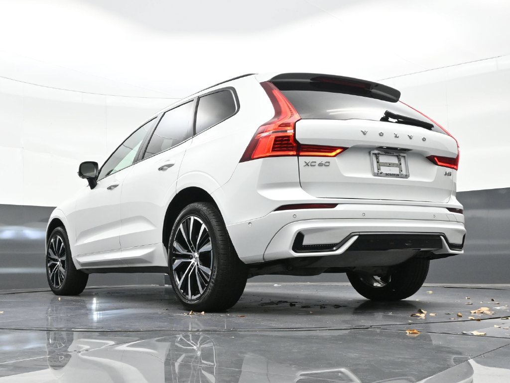 Certified 2024 Volvo XC60 B5 Plus AWD/4WD image 20