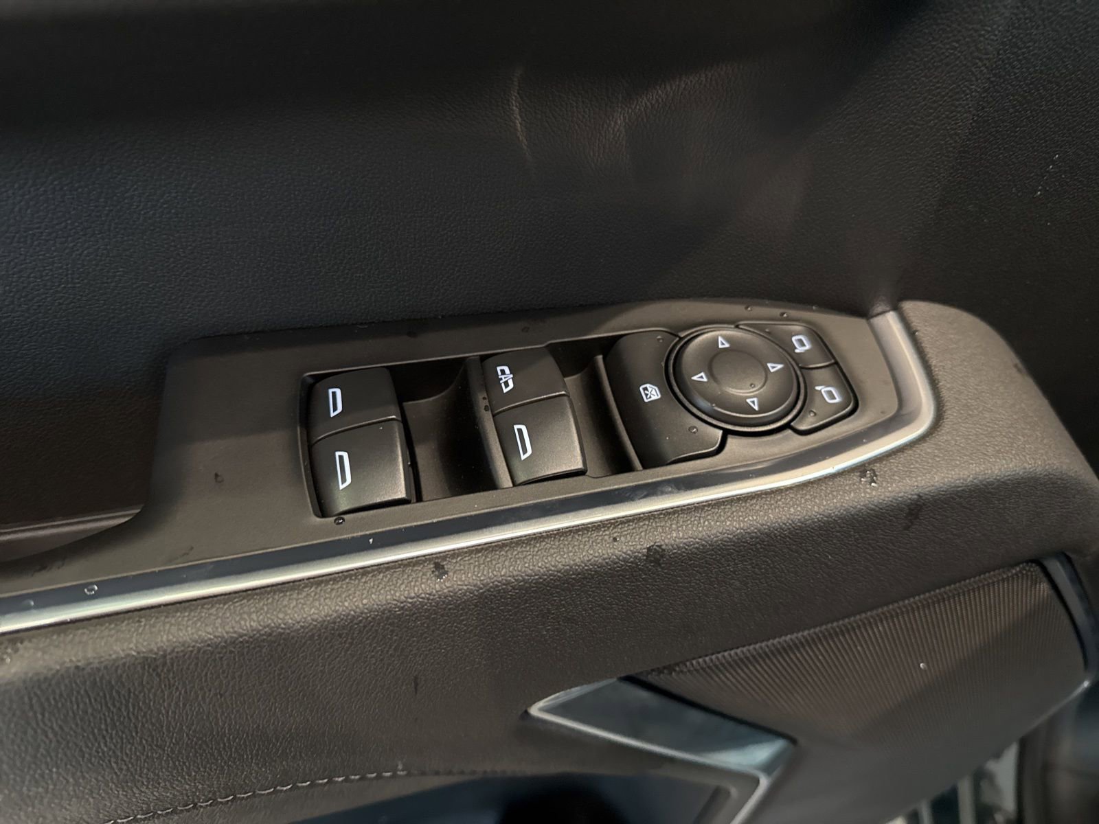 New 2026 Chevrolet Silverado 1500 LT w/ LPO, Dark Essentials Package image 15