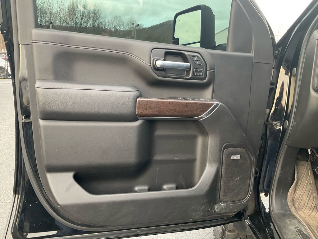 Used 2022 GMC Sierra 3500 Denali w/ Denali Ultimate Package image 17