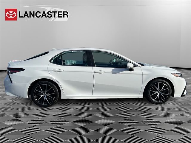 Certified 2022 Toyota Camry SE image 8