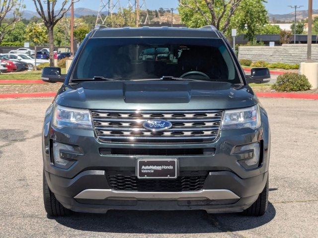 Used 2016 Ford Explorer XLT image 2