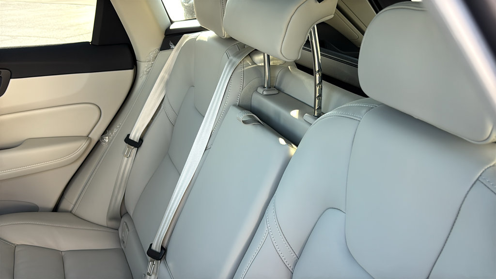 New 2027 Volvo XC60 B5 Ultra AWD/4WD image 10