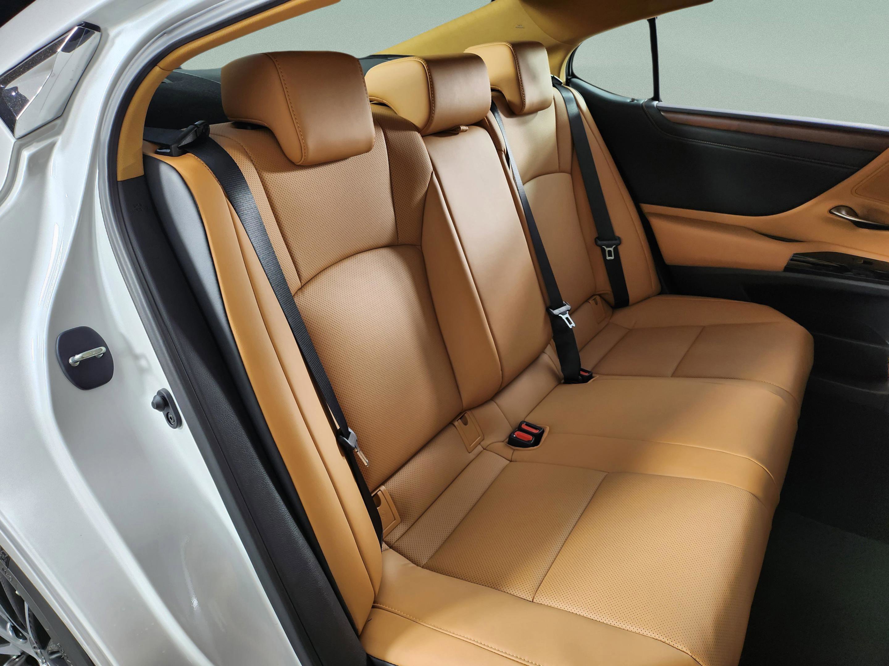 New 2025 Lexus ES 300h w/ Premium Package image 33